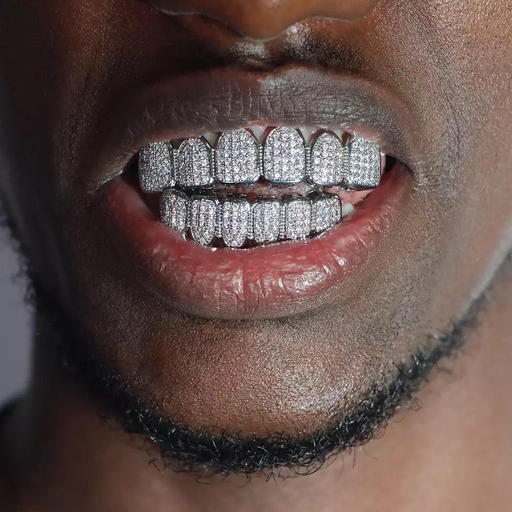 Grillz Luxo Cravejado ICE - com Molde de Silicone para ajustar aos dentes - ICE BRO JOIAS